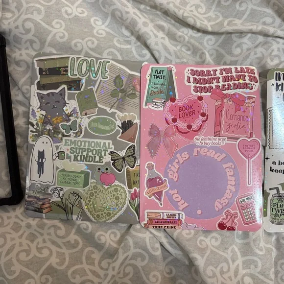 Kindle case with multiple inserts - Picture 2 of 3